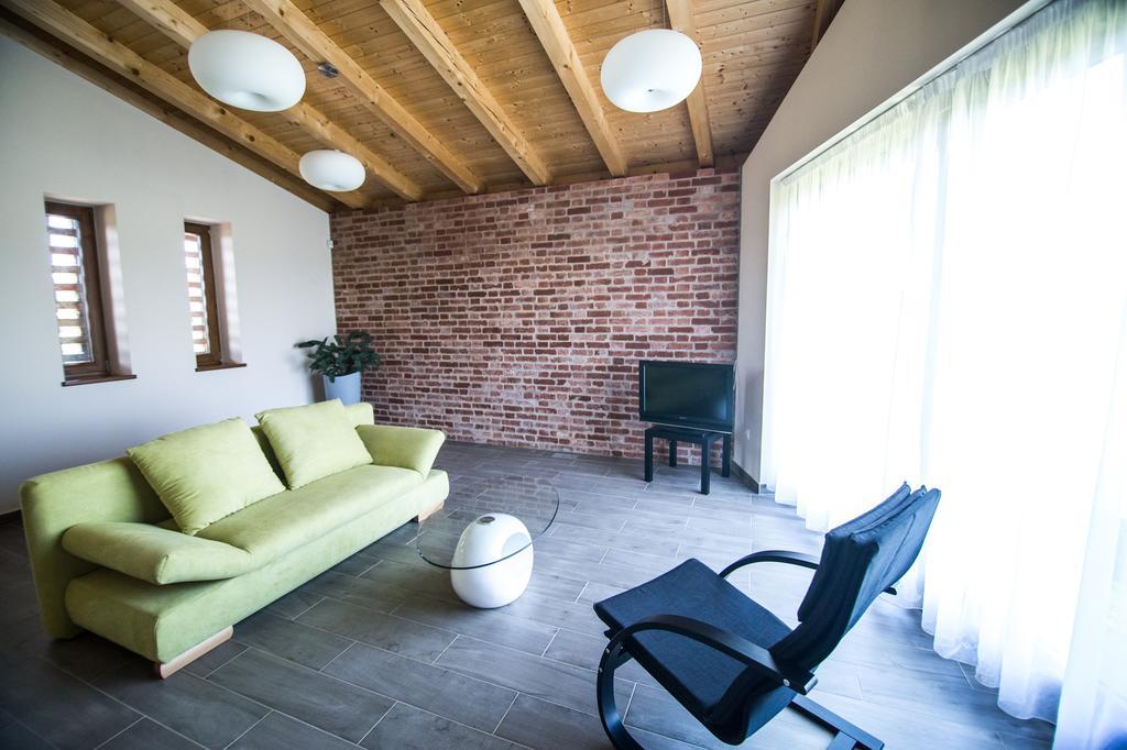 Villa Oeregtoelgy Vendeghaz à Szár Extérieur photo